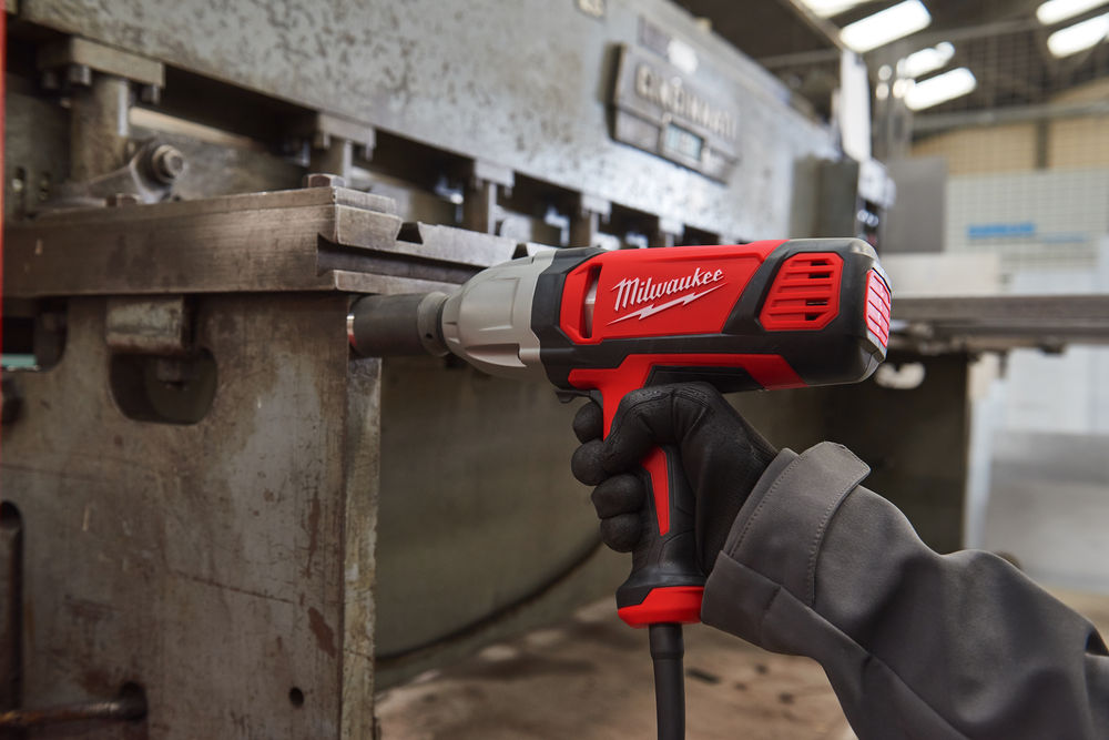 Llave de impacto de 725W, recepción 1/2&quot; pin, capacidad máxima tornillos M20, par máximo 400Nm