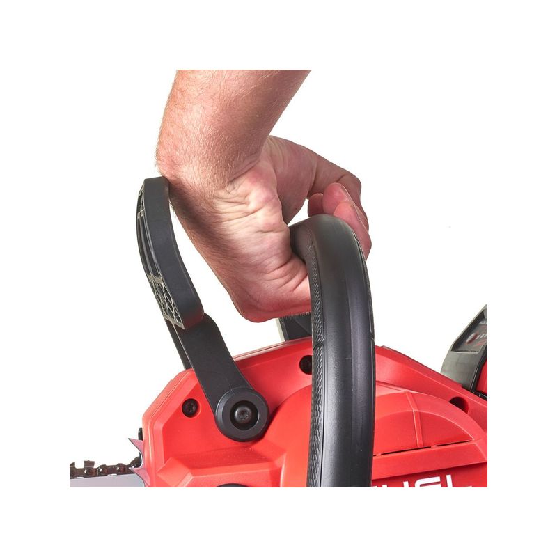 M18FCHSC-0 Motosierra M18 FUEL™, barra 30cm (12&quot;), velocidad cadena 12,4m/s, cadena 3/8&quot; bajo perfil. Incluye 80cc de aceite, llave de servicio y funda de espada. Se suministra en versión cero, sin baterías ni cargador